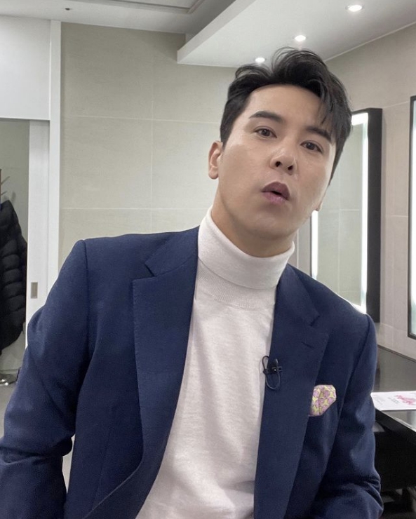 '미스터 트롯 출신들' 영탁→김희재, '불타는 트롯맨' vs '미스터 트롯2' 출연 제의에 선택 갈림길 '미스터 트롯 출신들' 영탁→김희재, '불타는 트롯맨' vs '미스터 트롯2' 출연 제의에 선택 갈림길