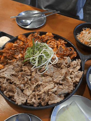 부천쭈꾸미맛집 신복관에서 우삼겹쭈꾸미와 치즈사리넣은 볶음밥까지 완벽한 마무리 부천쭈꾸미맛집 신복관에서 우삼겹쭈꾸미와 치즈사리넣은 볶음밥까지 완벽한 마무리