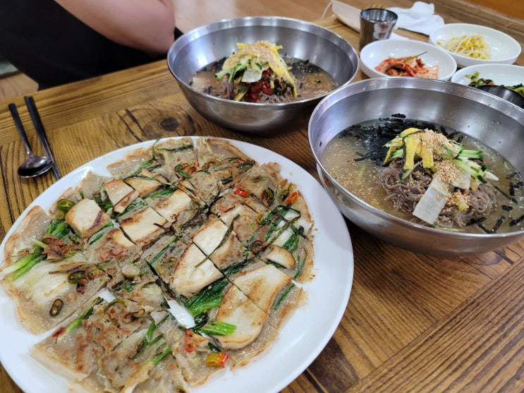  울산 동구 일산지해수욕장 맛집 '신봉평메밀', 메밀전과 같이 즐기는 시원한 메밀국수