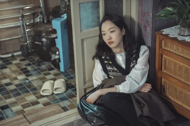 김고은-이하나-남보라, 한국형 장녀로 변신...가족을 위한 희생정신 'K-장녀'가 온다 김고은-이하나-남보라, 한국형 장녀로 변신...가족을 위한 희생정신 'K-장녀'가 온다
