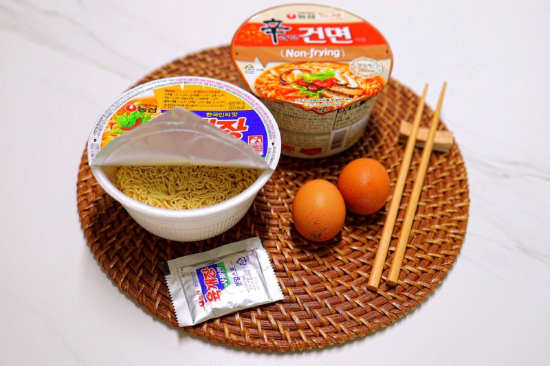 육개장 사발면 컵라면에 계란 맛있게 풀어먹는 물양 전자레인지 조리될까