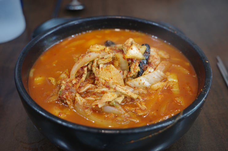  영등포시장 돼지고기 잔뜩 들어간 매운 짬뽕 맛집 : 이사효 짬뽕
