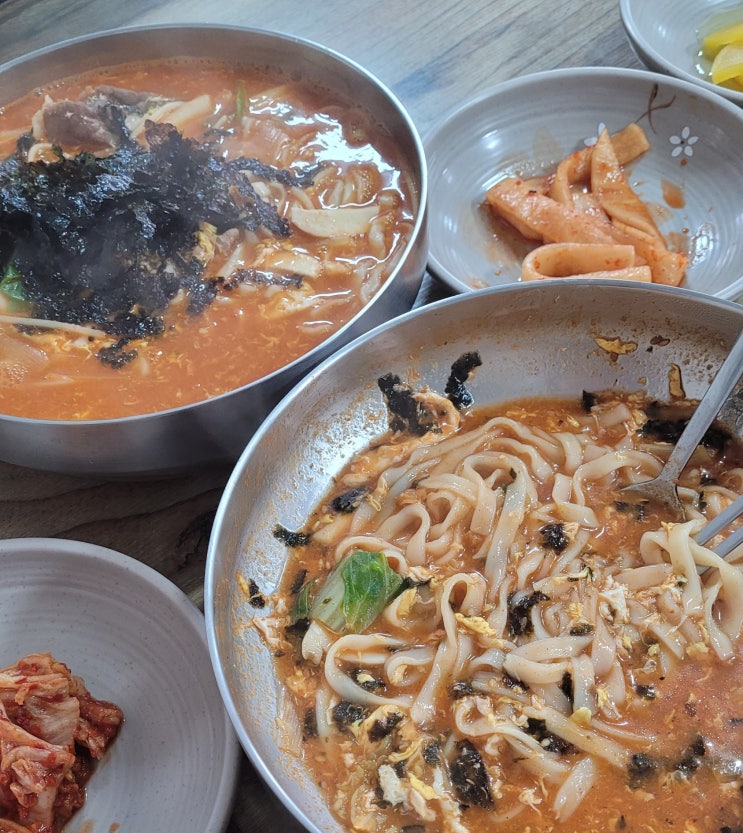  동해 현지인 맛집 장칼국수 좋았던 팔복칼국수 영업시간