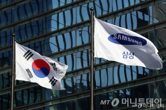 "반도체 겨울이 온다"...삼성전자, SK하이닉스 동반 하락 "반도체 겨울이 온다"...삼성전자, SK하이닉스 동반 하락