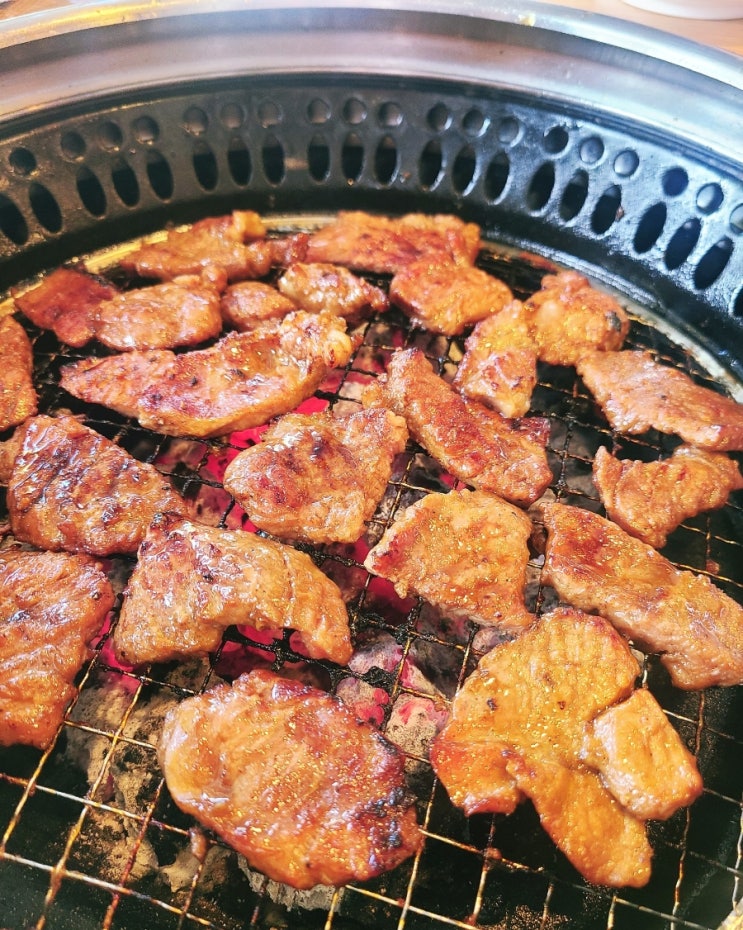 돼지갈비 무한 리필 전문점 명륜진사갈비 상도점 솔직 후기. 돼지갈비 무한 리필 전문점 명륜진사갈비 상도점 솔직 후기.