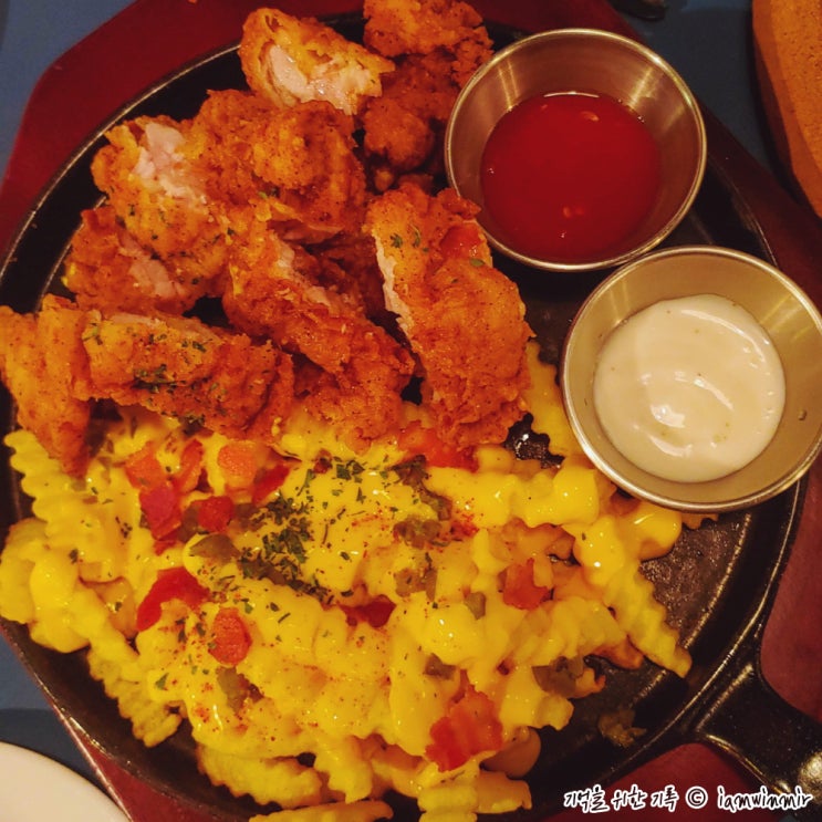 동교동 홍대입구역 치킨앤카레군 동교동 홍대입구역 치킨앤카레군