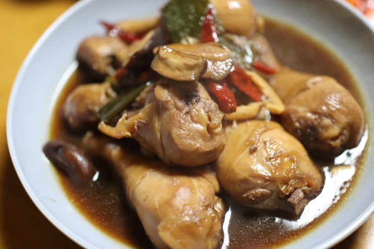 밥도둑반찬 짭쪼름 간장맛이 일품 반찬맛집 / 강수산 닭다리조림