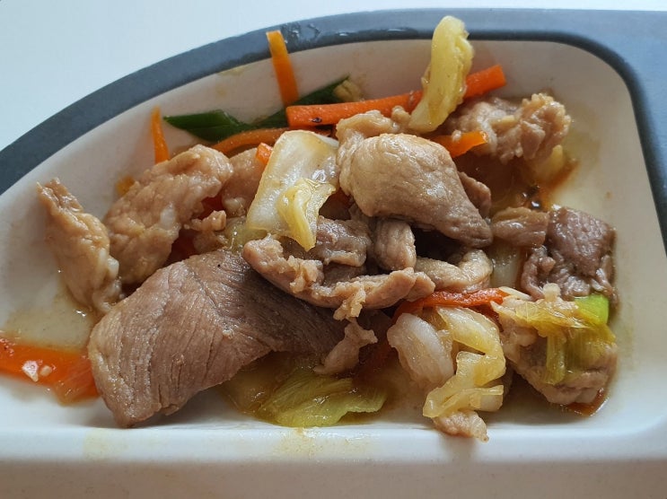  돌아기반찬 돼지고기볶음 유아반찬으로 간장넣어 쉽게 뚝딱