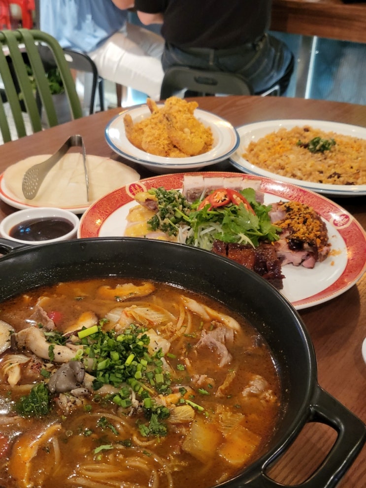  삼각지/용리단길] 로스트인홍콩 / 픽셀퍼인치 /낫투길티 : 맛집과 감성 그리고 이제 와인을 곁들인