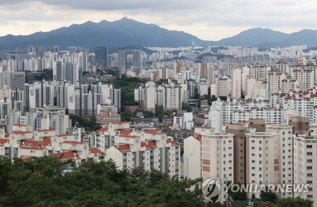 "집 살 때 아니다"…서울 아파트 매매수급지수 17주째 하락