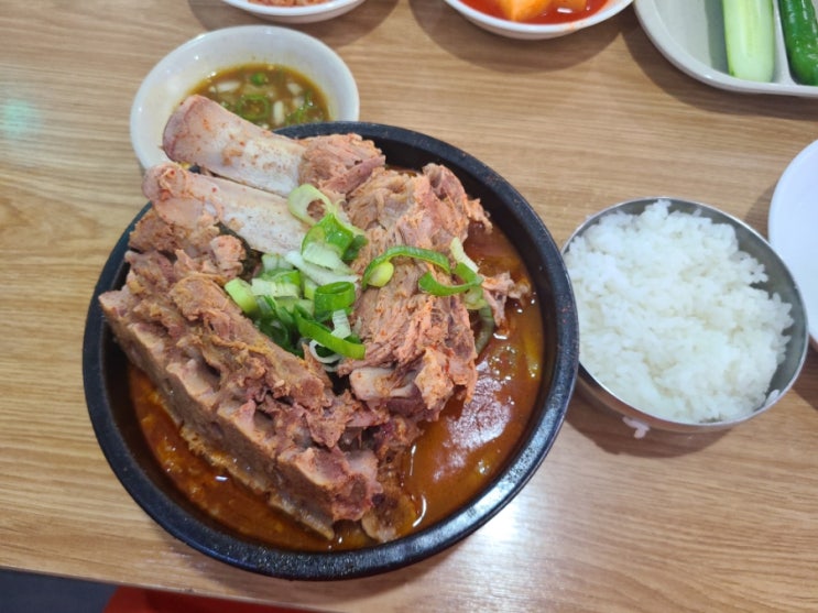  소문난성수감자탕 방문 후기 성수맛집 감자국 뼈해장국 맛집 그때 그시절 썰