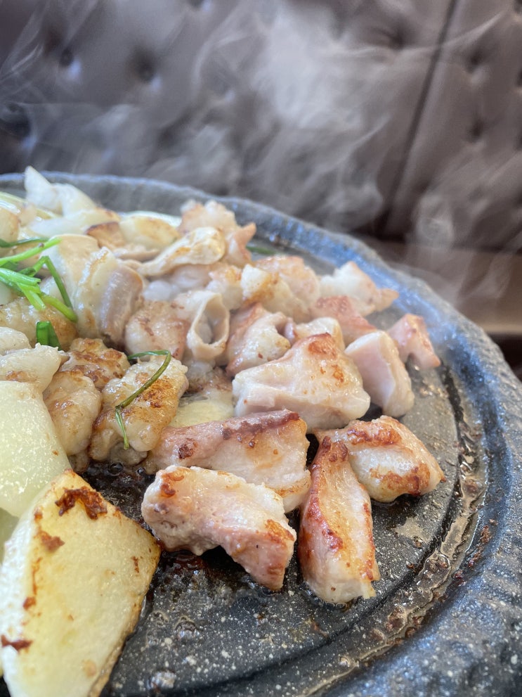  부추가 잔뜩 나와서 좋았던 광주 용봉동 곱창 맛집 충장상회