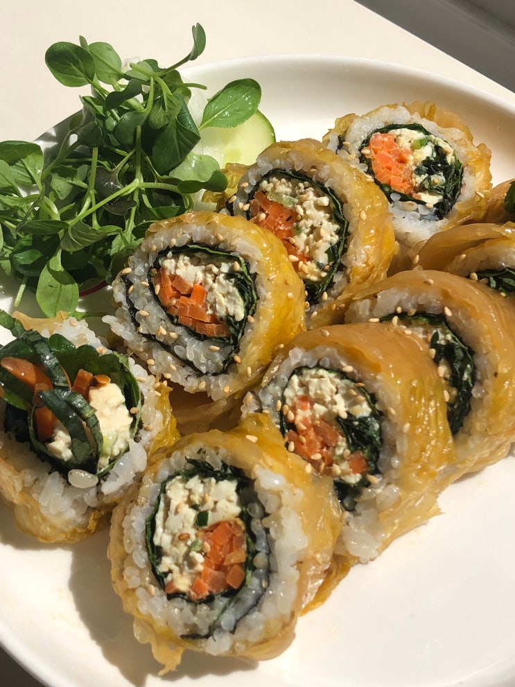  묵두김밥 (묵은지 두부 김밥)