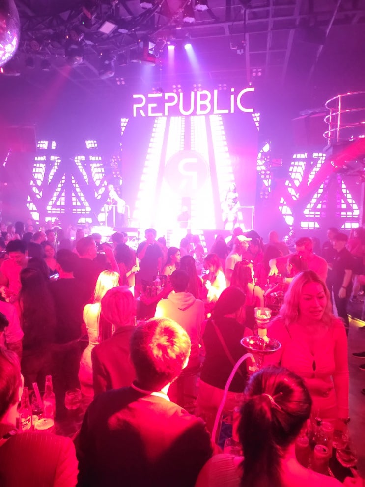   태국 여행 파타야 여행자 거리 판타 리퍼블릭 클럽 푸잉 travel Pattaya walking street panda republic club agogo