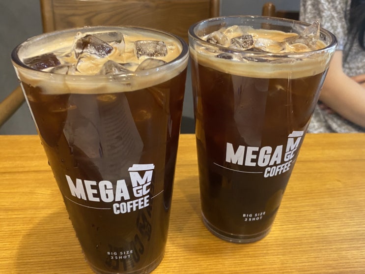  메가커피 망포포레스퀘어점 첫방문해봄