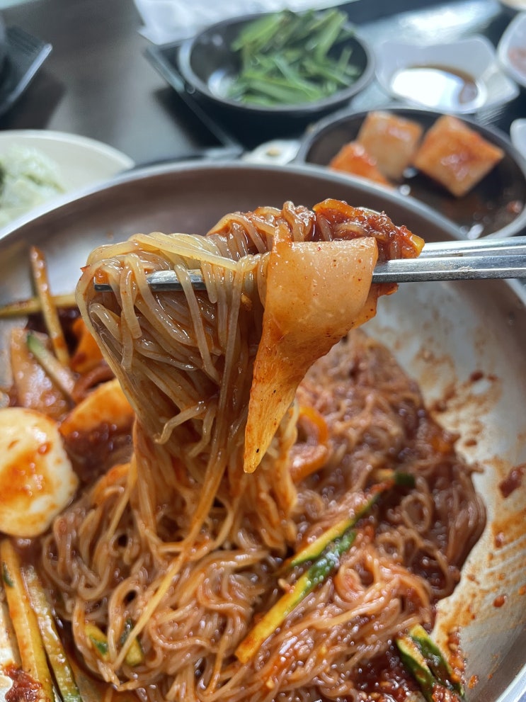 부산여행 #3 : 국밥이랑 밀면 다 먹을 수 있는 개성면옥(개성궁)_ <feat.응커피..?>