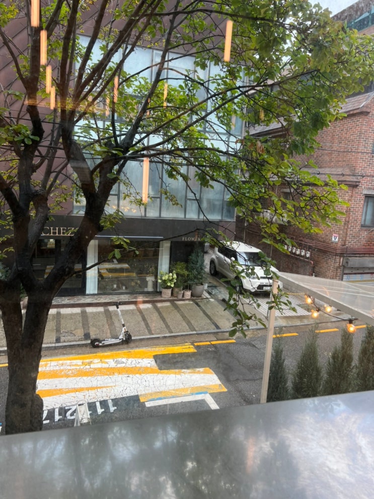  비오는 압구정