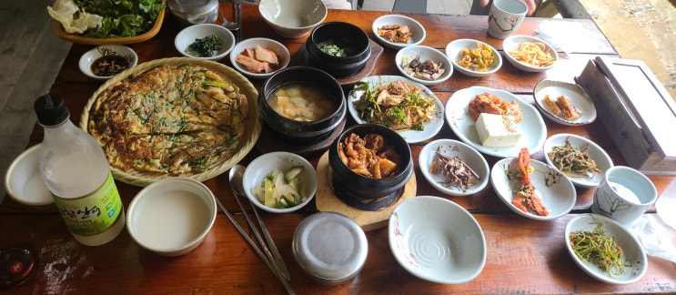 [남한산성 데이트] 토속적인 분위기속에서 먹는 초가우렁정식,해물파전 맛집인 남한산성 '초가'