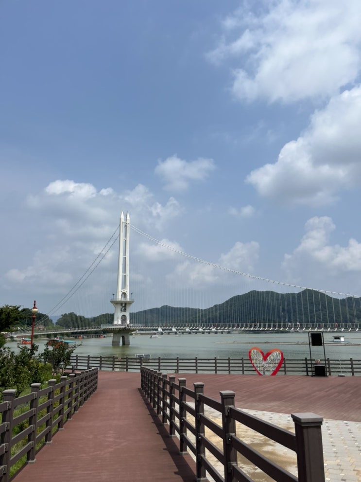  예산 예당호 출렁다리