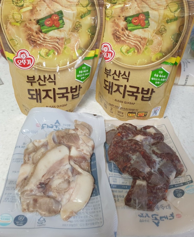  오뚜기 부산식 돼지국밥 +팽현숙 순대토핑추가