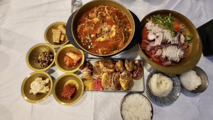  속초물회맛집 <청초수물회> 속초호물회 + 호수뷰 +3메뉴 / 전복물회 / 섭국 / 오징어순대 / 전복죽 포장?