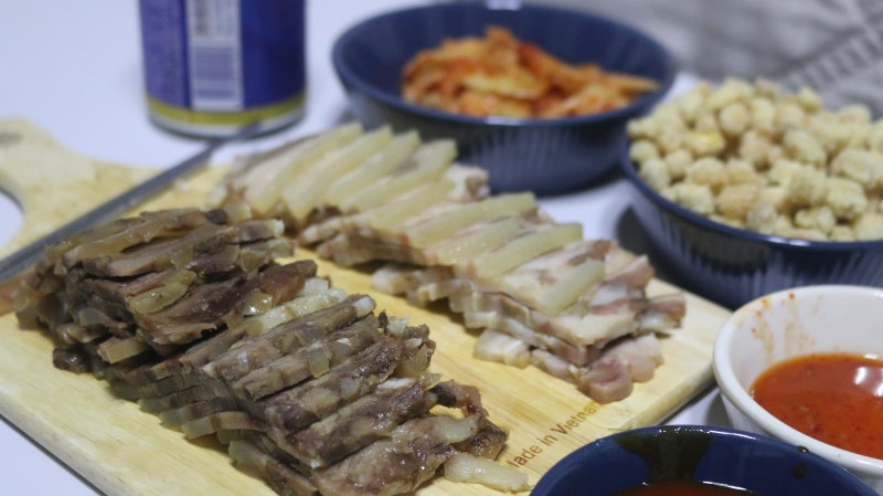 맥주가 땡길때 집에서 간편하게 즐기는 편육 요리! 뽕의도리 소문난편육