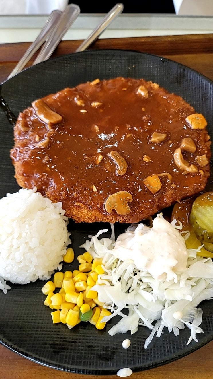  휴게소 맛집 기본 중 기본 여주휴게소 돈까스와 핫한 가성비 휴게라면