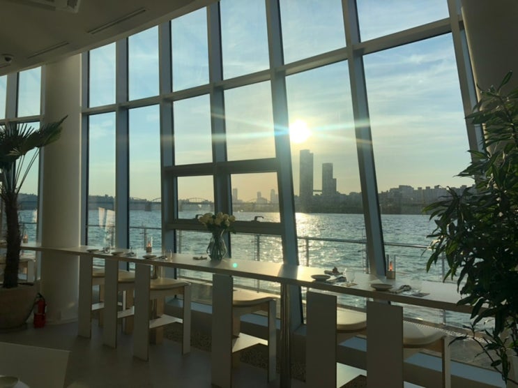  [무드서울(MOOD SEOUL)] 한강뷰 와인바에서 분위기좀 잡아보자