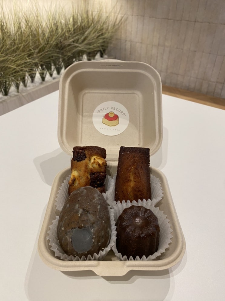  경산 영남대 카페 구움과자 디저트 맛있는 데일리레코드 [ DAILY RECORD ]