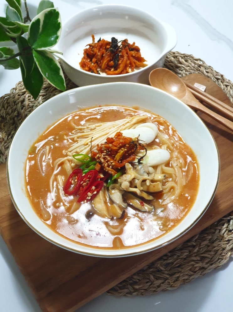 편스토랑 이찬원 얼큰이 청국장 무말랭이 바지락 장칼국수 끓이는법 매운 장칼국수 만들기 만드는법 청국장 요리
