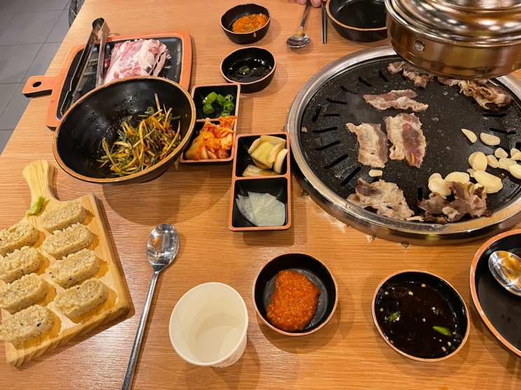  가성비 고깃집 이차돌에서 고소한 차돌박이를 먹었다.