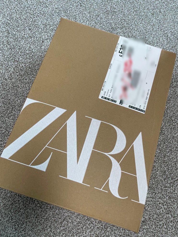 ZARA 자라 23F/W 가을 신상 가방쇼핑 20대 가방 추천 아이템 메탈릭 디테일 패딩 크로스백 ZARA 자라 23F/W 가을 신상 가방쇼핑 20대 가방 추천 아이템 메탈릭 디테일 패딩 크로스백