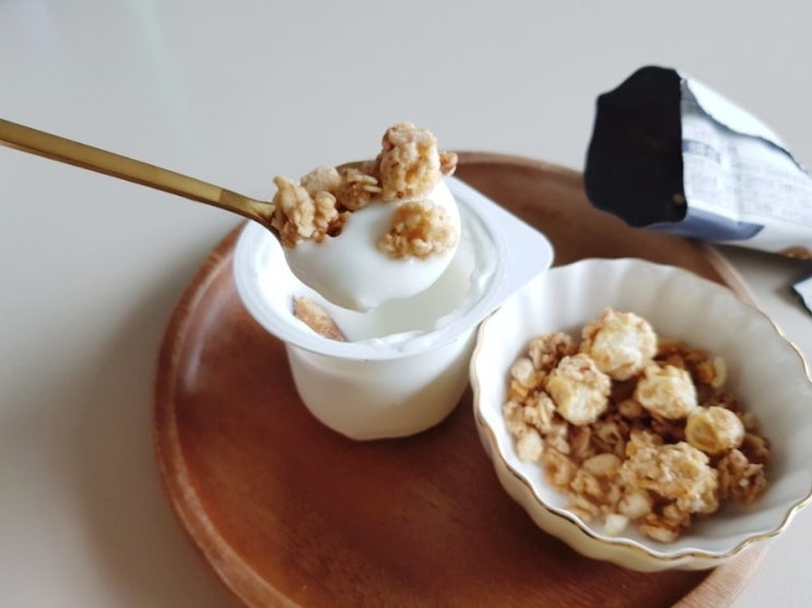  요거볼도 탕수육처럼 찍먹 부먹 뿌먹