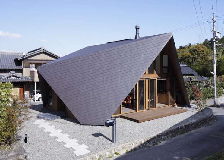 비정형 다각형 꺾고 접은 일체형 지붕 벽체 구조 집짓기