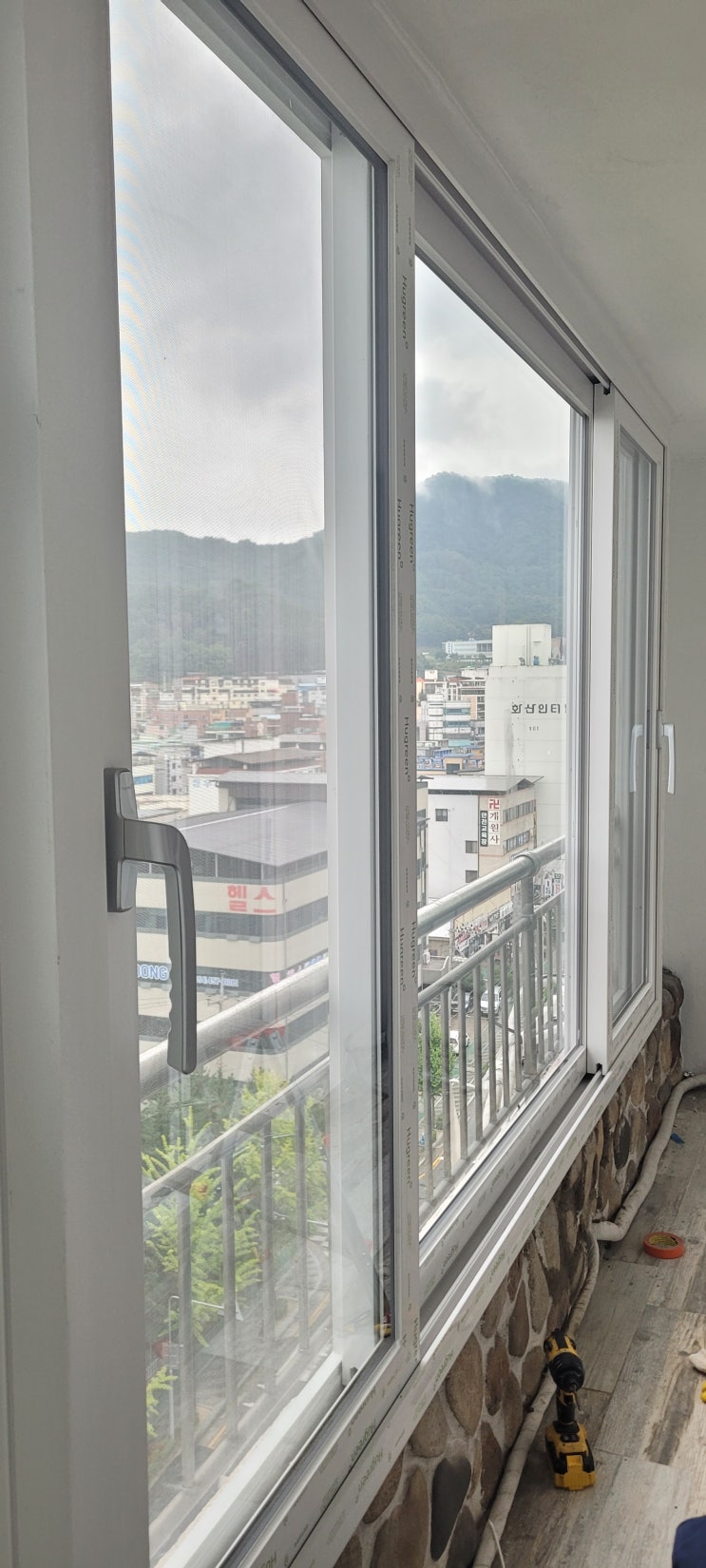  구미샷시업체 형곡동로 81 이구로얄맨션2차 120*호, 노후화된 창호교체는 그린리모델링으로 비용부담 1도 없이