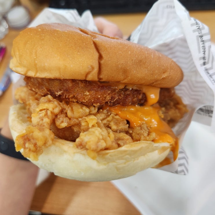  [회사원점심] KFC 덕천역점 :: 스콜쳐플러스세트 + 캡치즈꽈배기
