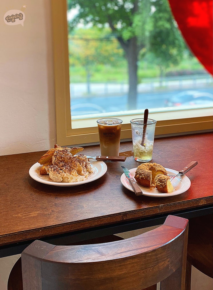  상일동 카페 [미츠커피앤바 Meetscoffee&bar] 빨간 벽돌이 이뻐요