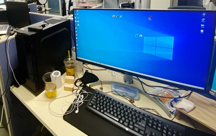  입사할때 샀던 의자를 퇴사할때 버릴뻔..