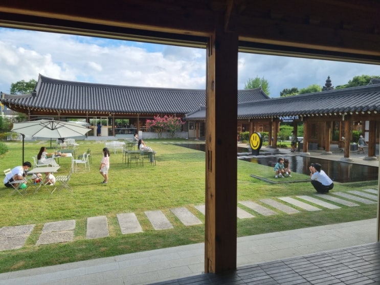  경주 폴콘 예쁜 한옥 신상 대형 카페!! 좋다 좋아 ^^