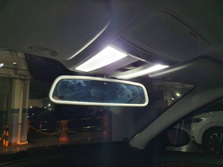 벤츠 실내등 LED 교환기. 벤츠 실내등 LED 교환기.