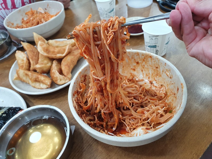  수원 보영만두 본점 쫄면과 군만두 맛있는 조합!