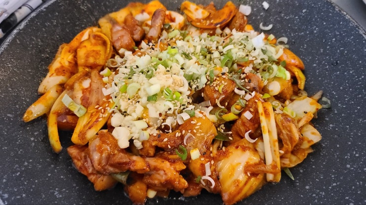 서초동 교대역  맛집 삼산회관 돼지김치구이  할머니 김치찌개 줄서는 식당 추천