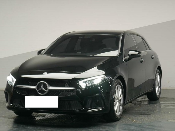  벤츠 A220 해치백 중고 기스 없는 외관