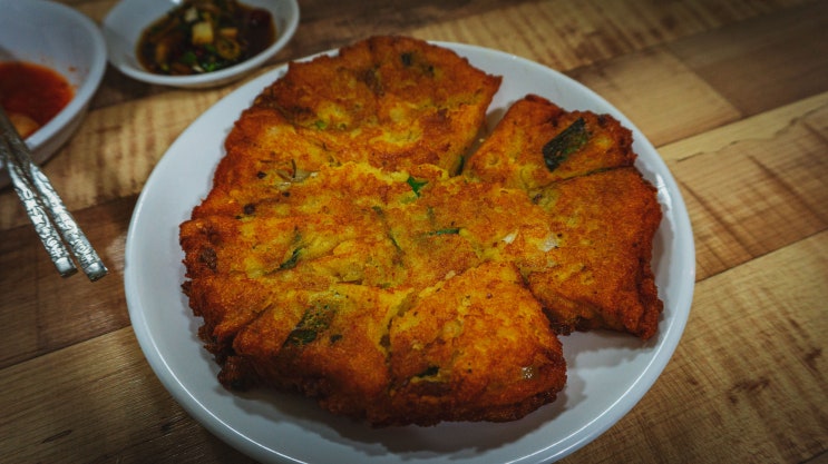  유진식당_"빈대떡 아니고 녹두지짐"