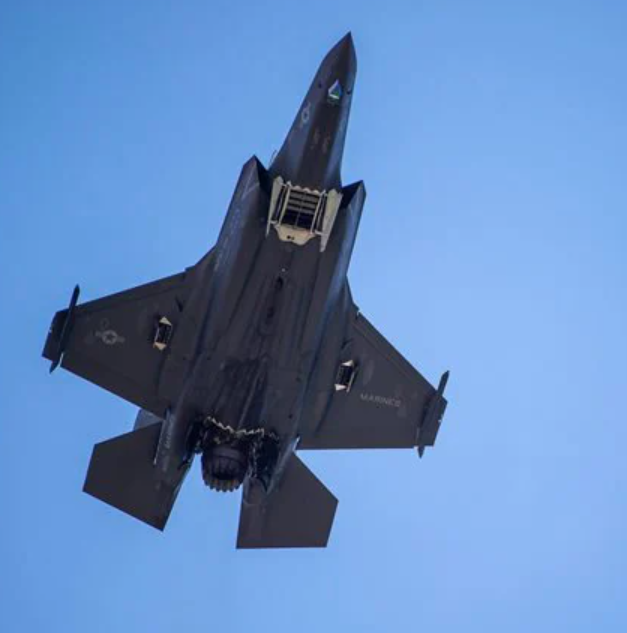 보고: 펜타곤은 중국 엔진 부품을 장착한 F-35의 납품을 중단합니다. 보고: 펜타곤은 중국 엔진 부품을 장착한 F-35의 납품을 중단합니다.
