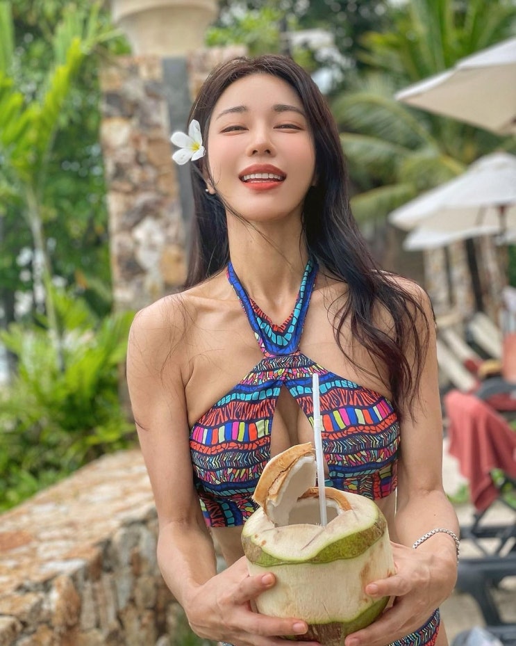 '원챔피원십 링걸' 박시현, 중국 하이난섬을 녹인  귀요미...이러니 아시아 레이싱 모델 퀸