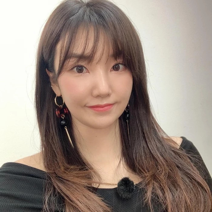 특별 MC로 발탁된 '나는 솔로' 9기 옥순, "제 진짜 이름은..." 깜짝 실명 공개와 함께 한 자기 소개 특별 MC로 발탁된 '나는 솔로' 9기 옥순, "제 진짜 이름은..." 깜짝 실명 공개와 함께 한 자기 소개