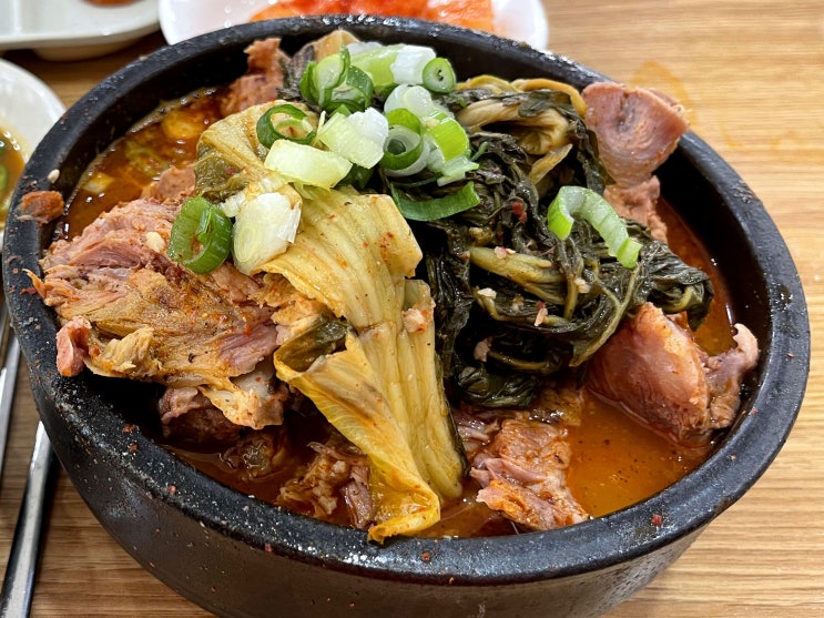  소문난 성수 감자탕 성수역 맛집 평일 웨이팅 성시경도 반한 감자탕: 서울/성수동