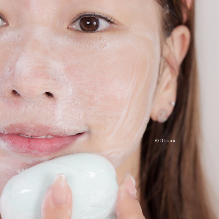 피부결 개선 위한 얼굴각질관리 세안제 & 클렌징 모공 브러쉬
