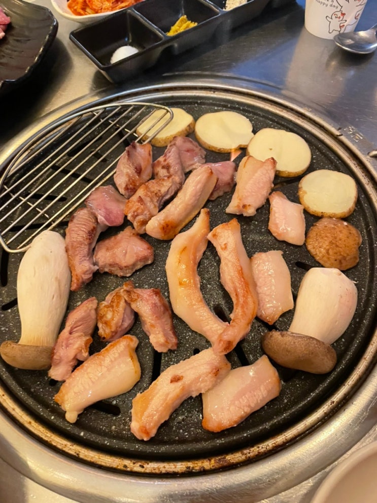  부산 서면 뒷고기대패가 맛있는 뒷고기맛집 “용이네뒷고기”